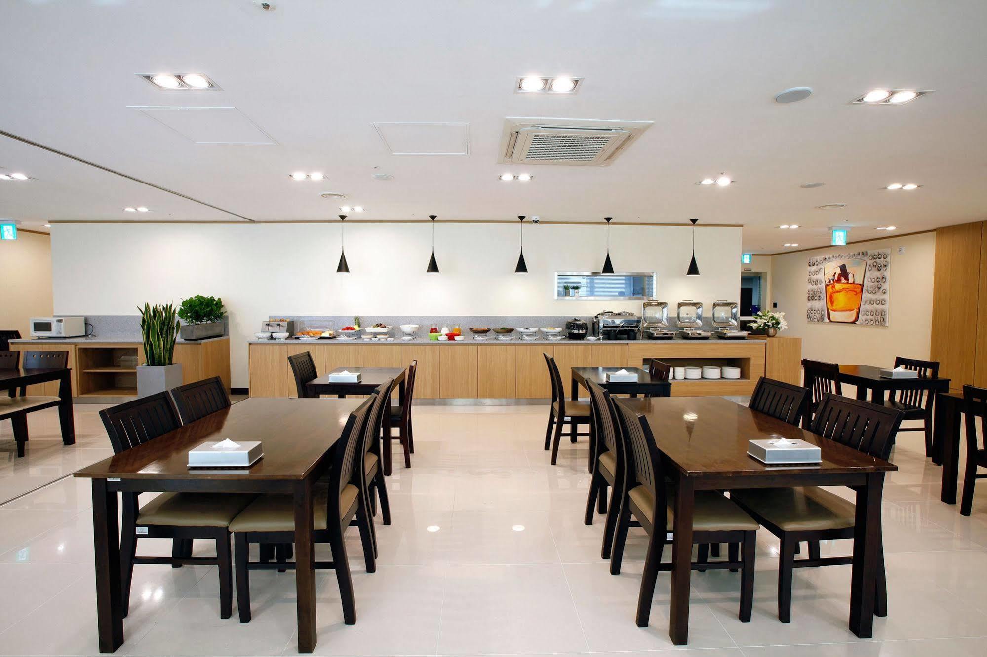 On Smart Hotel Cheonan Eksteriør billede